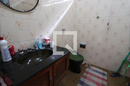 Casa à venda com 180m², 2 quartos e 2 vagasBanheiro