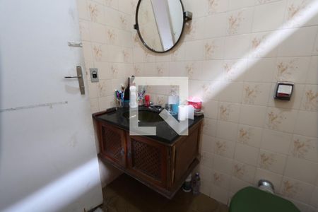 Casa à venda com 180m², 2 quartos e 2 vagasBanheiro