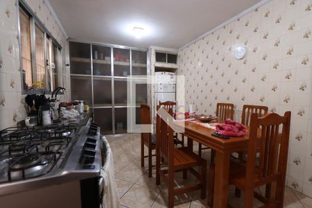 Casa à venda com 180m², 2 quartos e 2 vagasCozinha