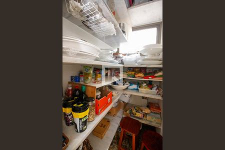 Apartamento à venda com 280m², 4 quartos e 4 vagasDespensa