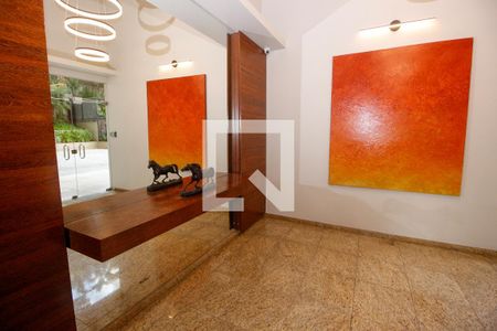 Apartamento à venda com 280m², 4 quartos e 4 vagasHall social