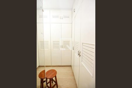 Apartamento à venda com 280m², 4 quartos e 4 vagasCloset da suíte 2