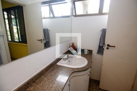 Apartamento à venda com 280m², 4 quartos e 4 vagasBanheiro da Suíte 1