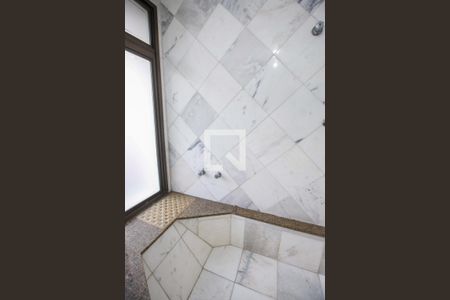 Apartamento à venda com 280m², 4 quartos e 4 vagasBanheiro da Suíte 2