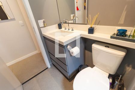 Apartamento à venda com 69m², 2 quartos e 1 vaga Apartamento à venda com 69m², 2 quartos e 1 vagaBanheiro do Corredor