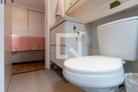 Apartamento à venda com 69m², 2 quartos e 1 vaga Apartamento à venda com 69m², 2 quartos e 1 vagaBanheiro da Suíte