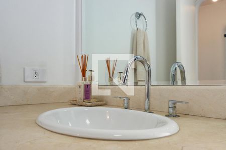 Apartamento à venda com 103m², 2 quartos e 2 vagas Apartamento à venda com 103m², 2 quartos e 2 vagasBanheiro