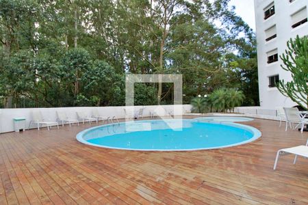 Apartamento à venda com 103m², 2 quartos e 2 vagas Apartamento à venda com 103m², 2 quartos e 2 vagasÁrea comum - Piscina