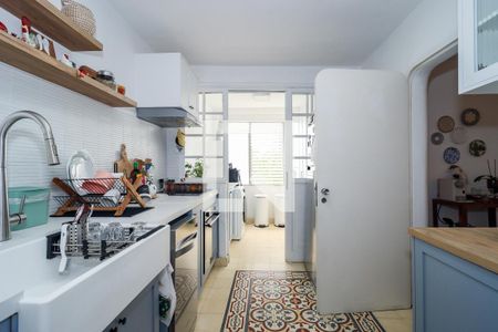 Apartamento à venda com 103m², 2 quartos e 2 vagas Apartamento à venda com 103m², 2 quartos e 2 vagasCozinha