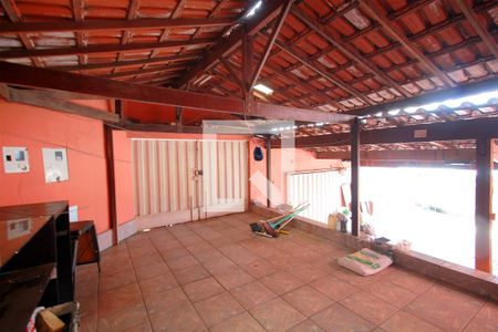 Casa à venda com 360m², 5 quartos e 5 vagasVaranda / Garagem