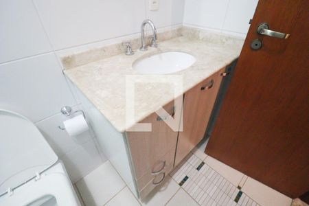 Casa à venda com 245m², 3 quartos e 3 vagas Casa à venda com 245m², 3 quartos e 3 vagasBanheiro