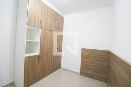 Casa à venda com 245m², 3 quartos e 3 vagas Casa à venda com 245m², 3 quartos e 3 vagasQuarto 2