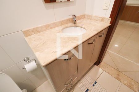 Casa à venda com 245m², 3 quartos e 3 vagas Casa à venda com 245m², 3 quartos e 3 vagasBanheiro