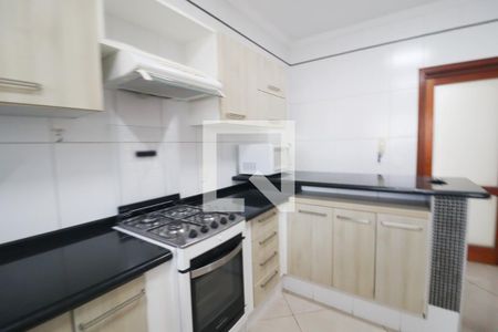 Casa à venda com 245m², 3 quartos e 3 vagas Casa à venda com 245m², 3 quartos e 3 vagasCozinha e Área de Serviço
