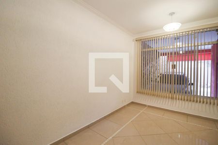 Casa à venda com 245m², 3 quartos e 3 vagas Casa à venda com 245m², 3 quartos e 3 vagasSala