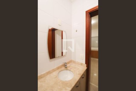 Casa à venda com 245m², 3 quartos e 3 vagas Casa à venda com 245m², 3 quartos e 3 vagasBanheiro