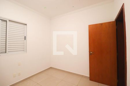 Casa à venda com 245m², 3 quartos e 3 vagas Casa à venda com 245m², 3 quartos e 3 vagasQuarto 2