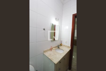 Casa à venda com 245m², 3 quartos e 3 vagas Casa à venda com 245m², 3 quartos e 3 vagasBanheiro