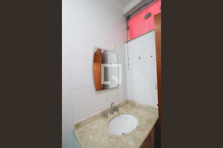 Casa à venda com 245m², 3 quartos e 3 vagas Casa à venda com 245m², 3 quartos e 3 vagasBanheiro