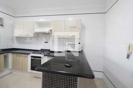 Casa à venda com 245m², 3 quartos e 3 vagas Casa à venda com 245m², 3 quartos e 3 vagasCozinha e Área de Serviço