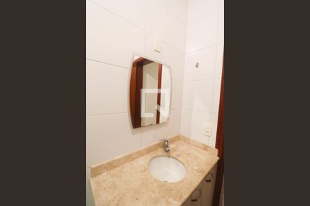 Casa à venda com 245m², 3 quartos e 3 vagas Casa à venda com 245m², 3 quartos e 3 vagasBanheiro