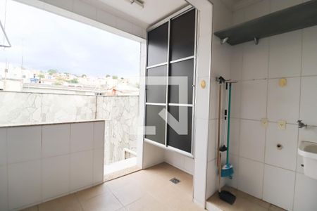 Casa à venda com 245m², 3 quartos e 3 vagas Casa à venda com 245m², 3 quartos e 3 vagasÁrea de Serviço