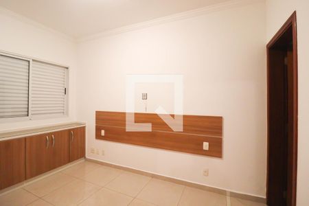 Casa à venda com 245m², 3 quartos e 3 vagas Casa à venda com 245m², 3 quartos e 3 vagasQuarto 1