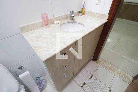Casa à venda com 245m², 3 quartos e 3 vagas Casa à venda com 245m², 3 quartos e 3 vagasBanheiro
