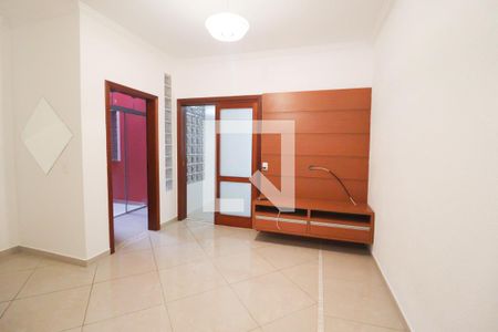Casa à venda com 245m², 3 quartos e 3 vagas Casa à venda com 245m², 3 quartos e 3 vagasSala