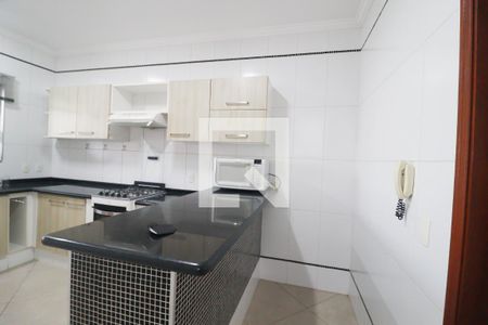 Casa à venda com 245m², 3 quartos e 3 vagas Casa à venda com 245m², 3 quartos e 3 vagasCozinha e Área de Serviço