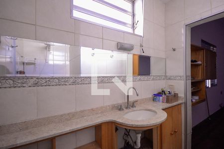 Casa à venda com 250m², 3 quartos e 11 vagasBanheiro do Quarto 2