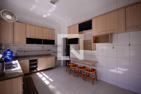 Casa à venda com 250m², 3 quartos e 11 vagasCozinha 