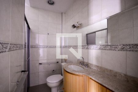 Casa à venda com 250m², 3 quartos e 11 vagasBanheiro do Quarto 1 