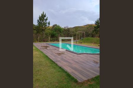 Casa de condomínio à venda com 130m², 3 quartos e 2 vagasPiscina