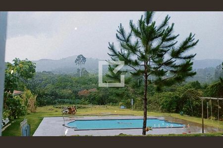 Casa de condomínio à venda com 130m², 3 quartos e 2 vagasPiscina