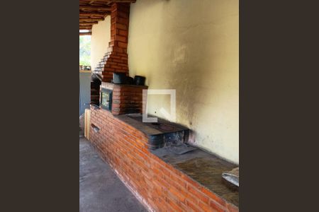 Casa de condomínio à venda com 130m², 3 quartos e 2 vagasFogão a Lenha