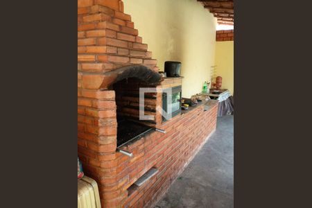 Casa de condomínio à venda com 130m², 3 quartos e 2 vagasFogão a Lenha