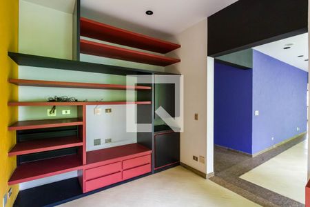 Apartamento à venda com 380m², 4 quartos e 4 vagas Apartamento à venda com 380m², 4 quartos e 4 vagasSala de TV