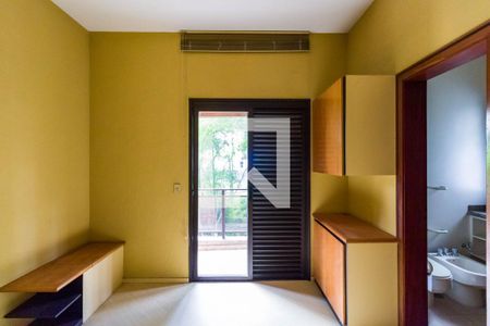 Apartamento à venda com 380m², 4 quartos e 4 vagas Apartamento à venda com 380m², 4 quartos e 4 vagasSuíte 2