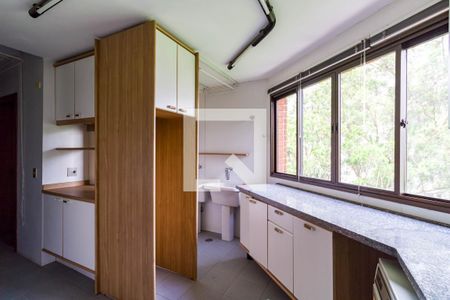 Apartamento à venda com 380m², 4 quartos e 4 vagas Apartamento à venda com 380m², 4 quartos e 4 vagasLavanderia