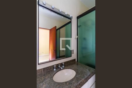 Apartamento à venda com 380m², 4 quartos e 4 vagas Apartamento à venda com 380m², 4 quartos e 4 vagasBanheiro da Suíte 2
