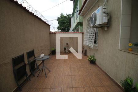 Casa à venda com 103m², 2 quartos e 1 vagaQuintal