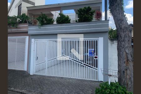 Casa à venda com 195m², 4 quartos e 3 vagasFachada