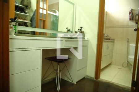 Casa à venda com 195m², 4 quartos e 3 vagasBanheiro Suíte 1