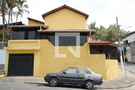 Casa à venda com 115m², 3 quartos e 2 vagasFachada