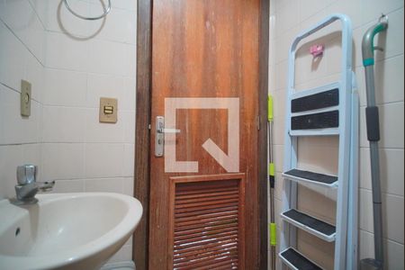 Apartamento à venda com 87m², 2 quartos e sem vaga Apartamento à venda com 87m², 2 quartos e sem vagaBanheiro de serviço