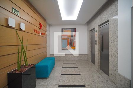 Apartamento à venda com 87m², 2 quartos e sem vaga Apartamento à venda com 87m², 2 quartos e sem vagaElevadores