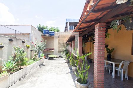 Casa à venda com 314m², 4 quartos e 2 vagasQuintal