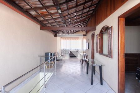 Casa à venda com 314m², 4 quartos e 2 vagasSala 2