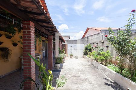 Casa à venda com 314m², 4 quartos e 2 vagasQuintal